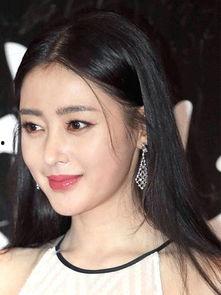 明星网红去剪头发,发型变革背后的时尚风向标